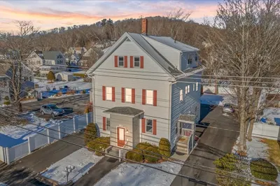 129 Friend St #2