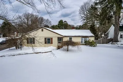 1391 Pond St 1