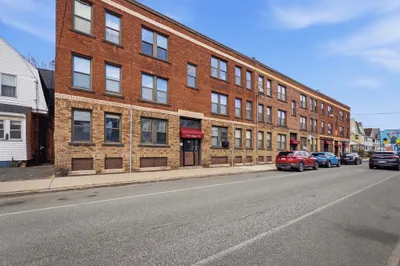 1447 Dwight St #3R