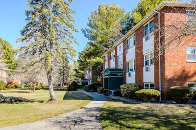 1 Colonial Dr #1B