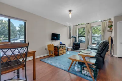 127 Governor Winthrop Rd #127
