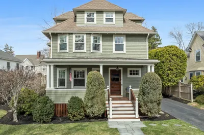 4 Middlesex St