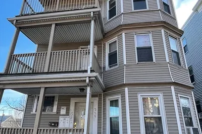 279 Gallivan Blvd #3 1