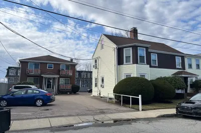 100-102 Central St 1