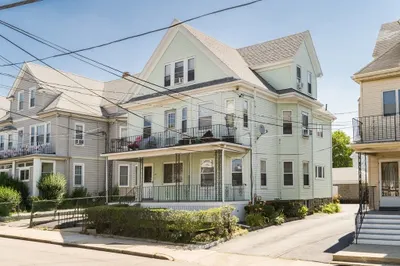 19 Curtis St #2