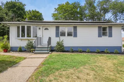 24 Bowling Green Lane 1