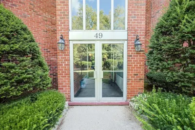 49 Windsor Dr #108 1