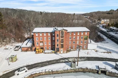 190 W Main St 1