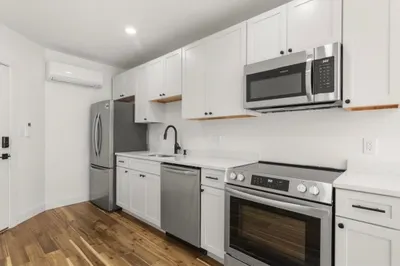 8 Enon St #204