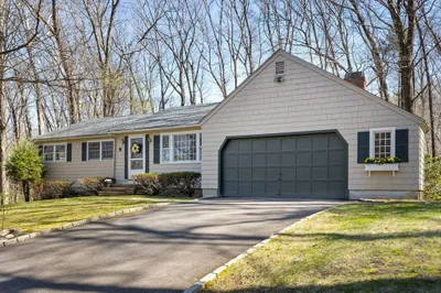 9 Beaver Dam Dr 1