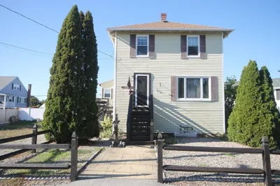105 Warfield Avenue