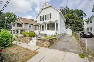 30 Beauchamp St