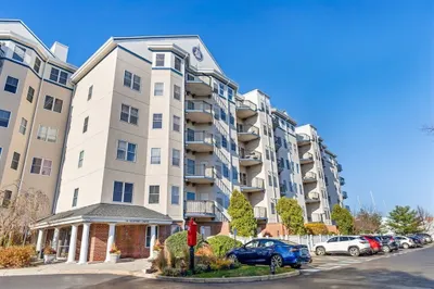 10 Seaport Dr #2411