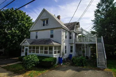 10 Chapman Ave 1