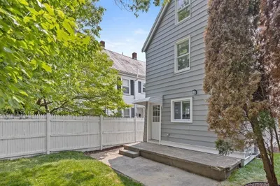 86 West St