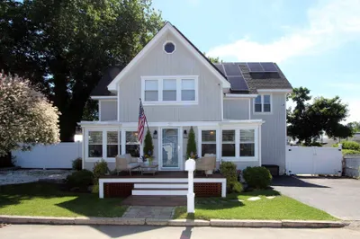 22 Maple Street 1