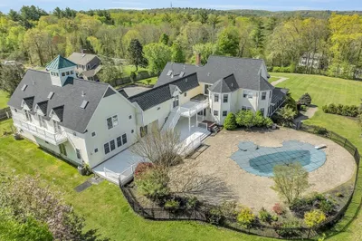 147 Corliss Hill Rd 1