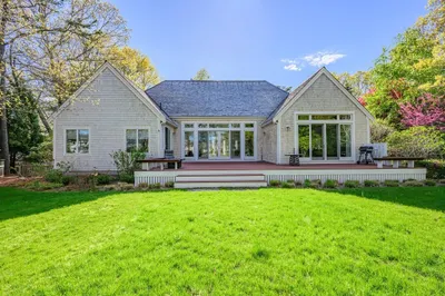 131 Dunrobin Road 1