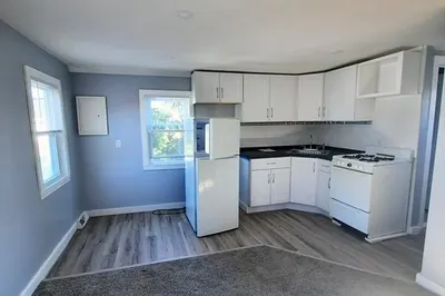 8 Stoney Beach Rd #2