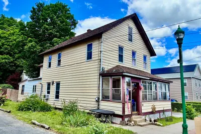24 Bridge St 1