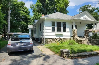 16 Clason Rd