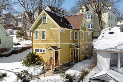 23 Rowe St #23