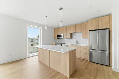 1035 Commonwealth Ave #203 1