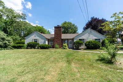 195 Barney Ave