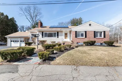 523 Blue Hills Pkwy 1