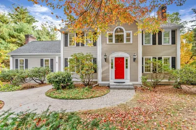 8 Huckleberry Ln
