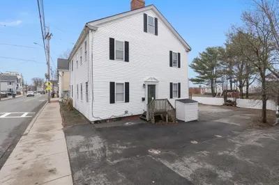 129-135 Water St 1
