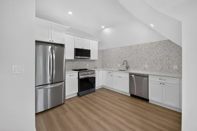 533 Washington Street #5A 1