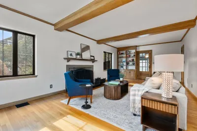 100 Larchmont Road 1