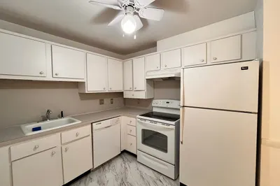 100 Grand View Ave #APT 3B 1