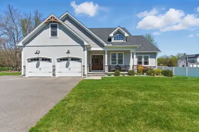1 Rosewood Dr 1