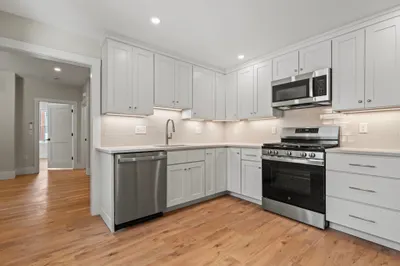 611 E Seventh St #1
