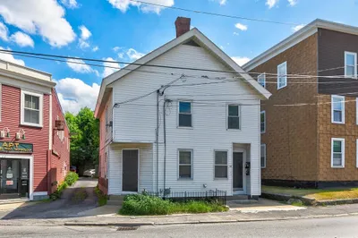 80-82 Laurel St 1