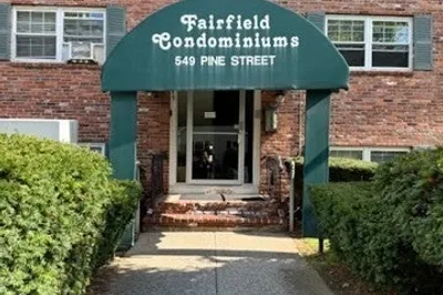 549 Pine St #19 1