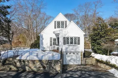72 Crane St