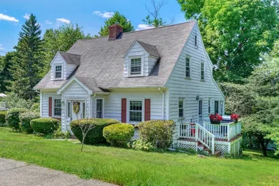 27 Ledyard Rd 1