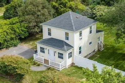 275 Holmes St 1