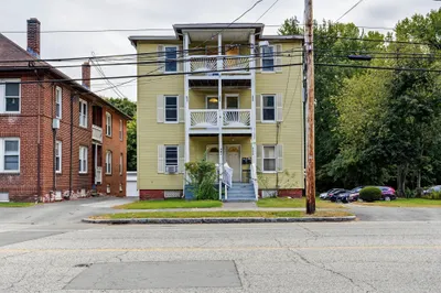 906 Main St #2 1