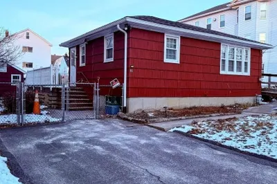 41 Andover St 1
