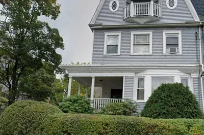 87 Moreland St