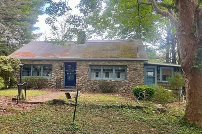 28 Indian Neck Rd