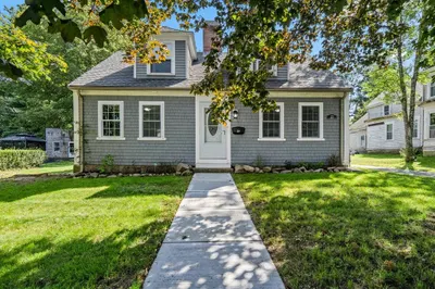 221 N Franklin St 1