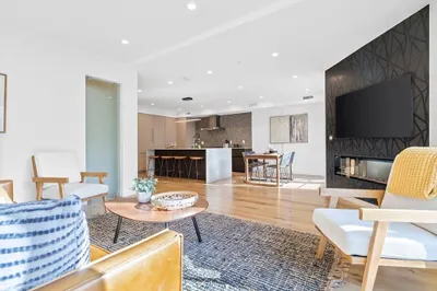 362-364 W Broadway #2