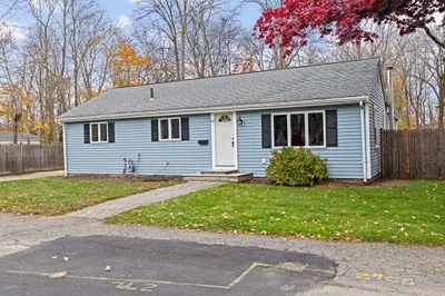 24 Blake Rd