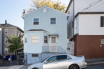 186 Lowell Street