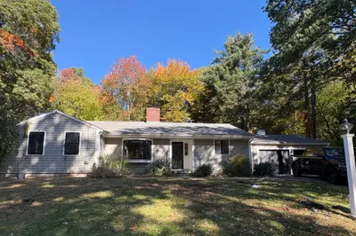54 Williamsburg Lane 1